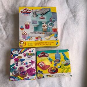 Play-Doh Kitchen Creations Ice Cream Maker Set - Breakfast time set and donuts